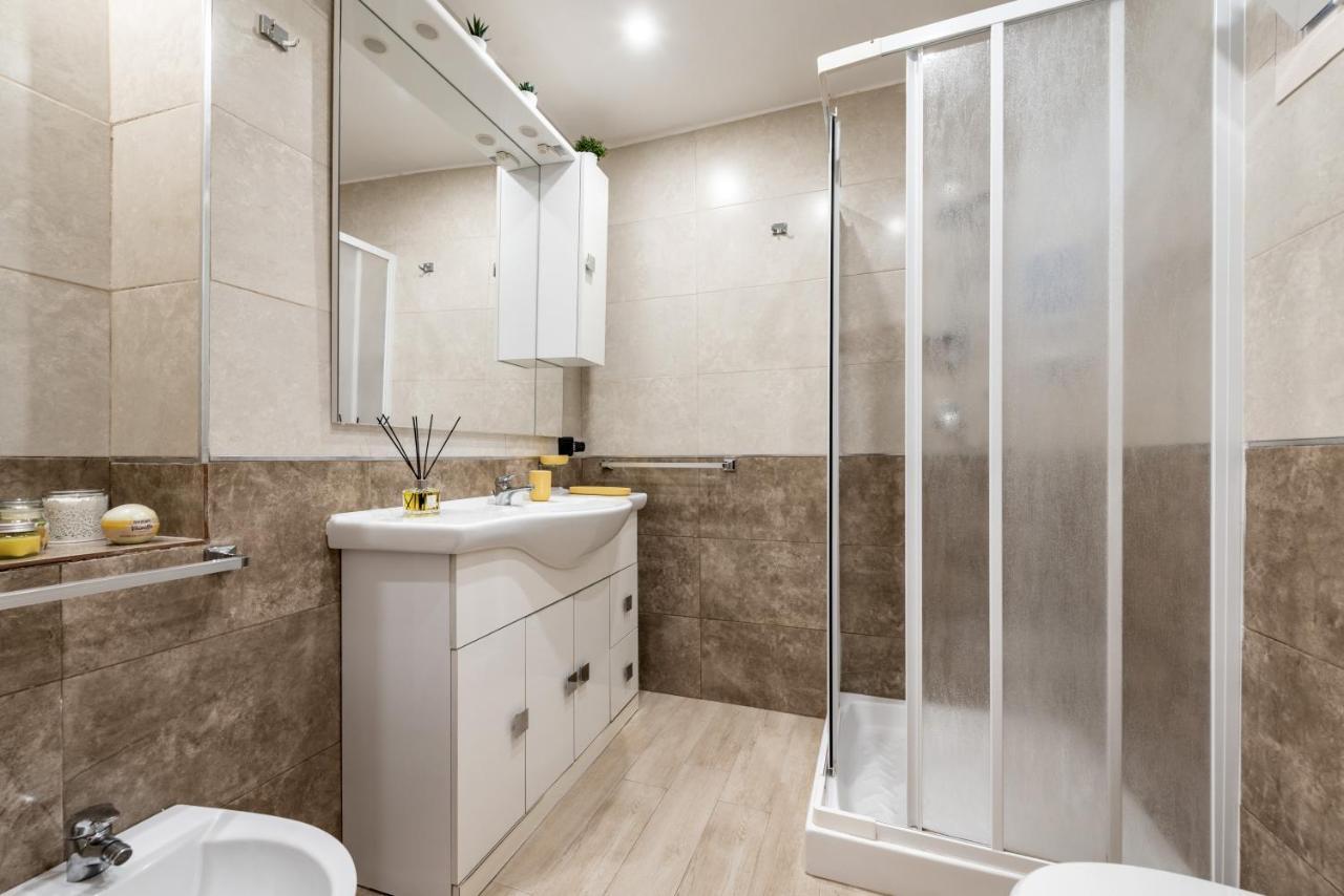 Yhellow Home Comfy Apartment Bari Bagian luar foto