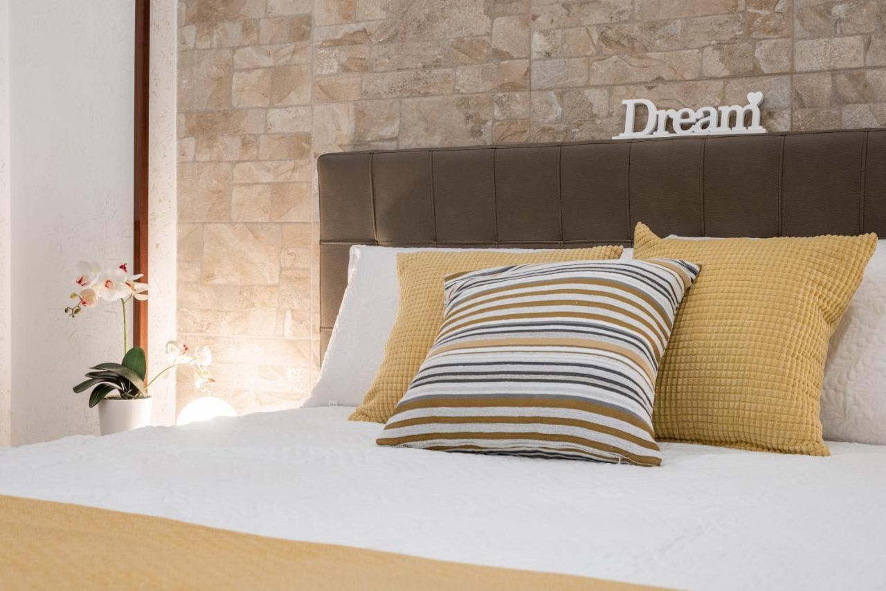 Yhellow Home Comfy Apartment Bari Bagian luar foto